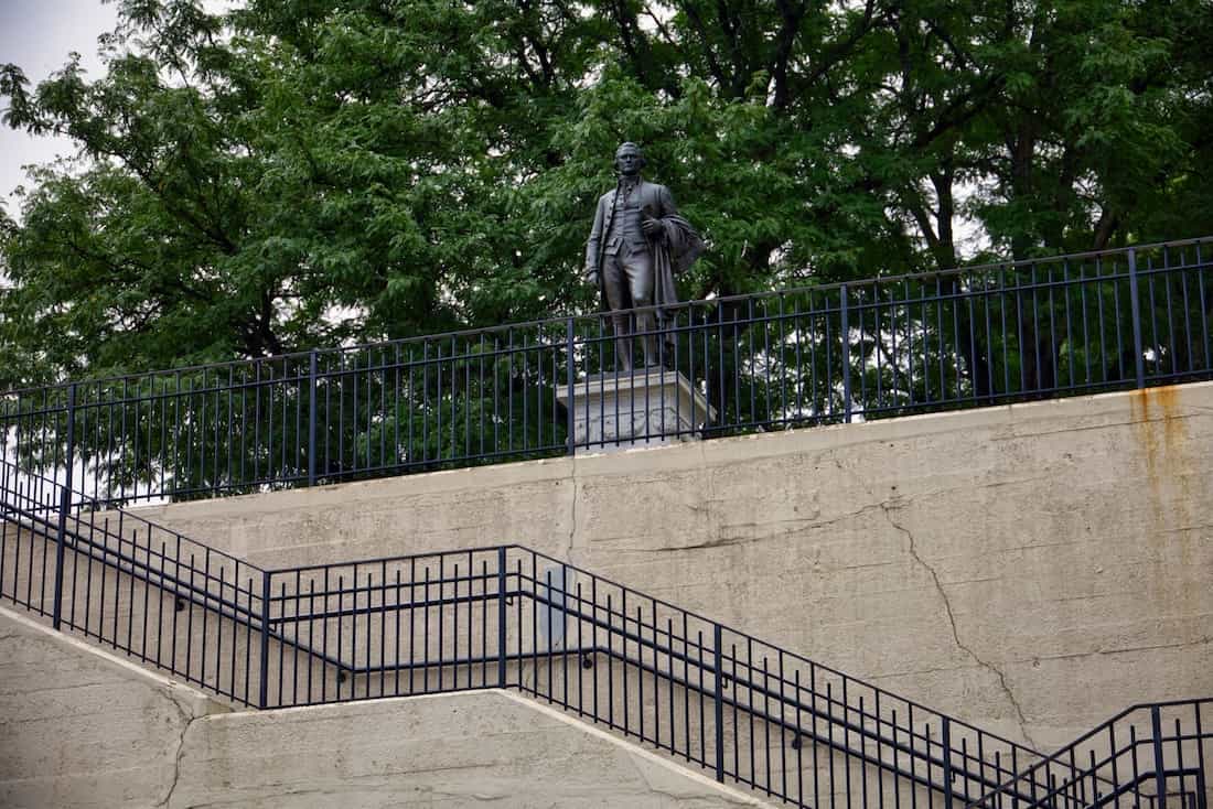 image of alexander hamilton statue